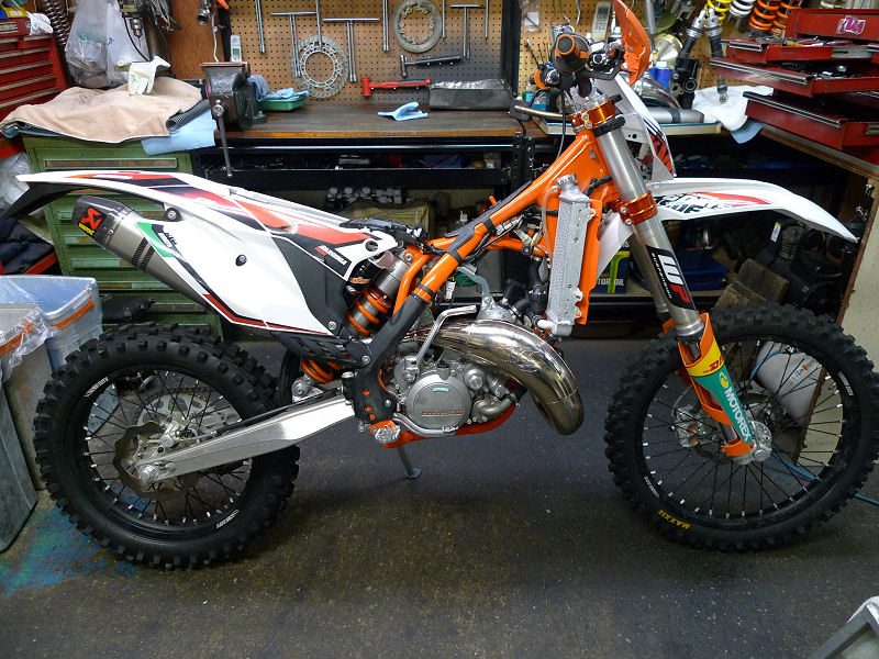 ☆お求めやすく価格改定☆ KTM250SX-F KTM125SX EXC 等に 中古外装大量 