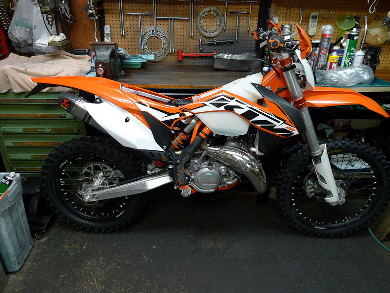 ☆お求めやすく価格改定☆ KTM250SX-F KTM125SX EXC 等に 中古外装大量 